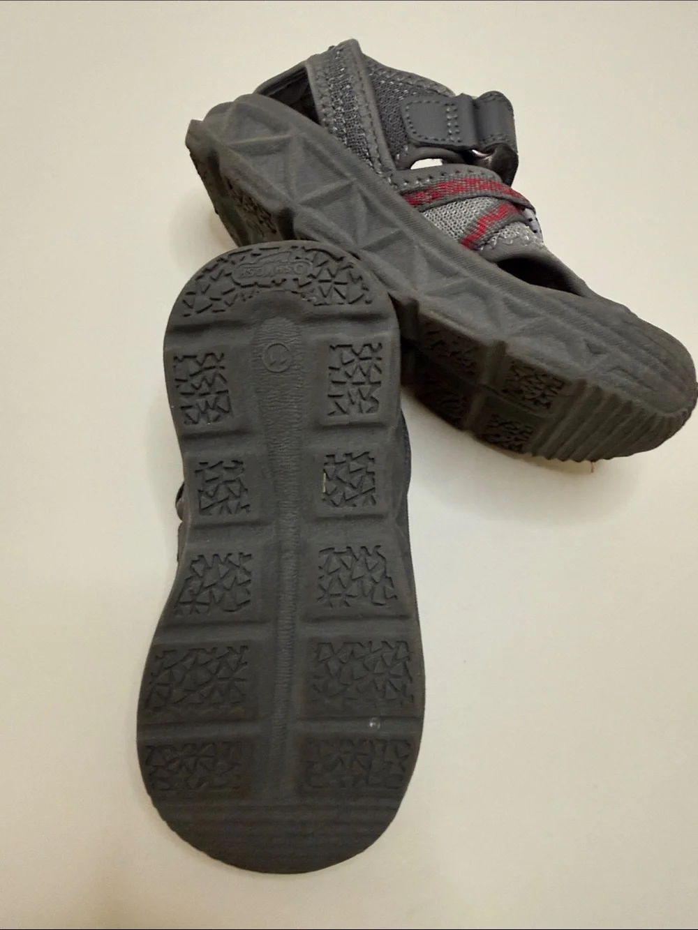 OshKosh B'gosh Toddler Size 11 Grey Red Washable Vel.cro Water Shoes Sandals